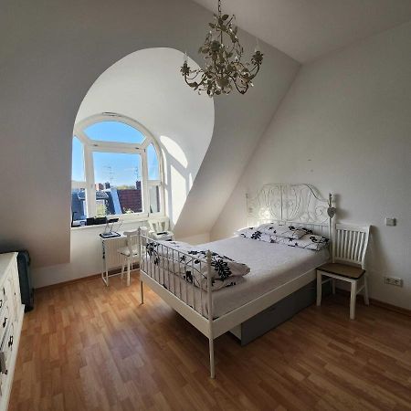 One Private Room Available In A Two Room Apartment In Tegel, เบอร์ลิน ภายนอก รูปภาพ